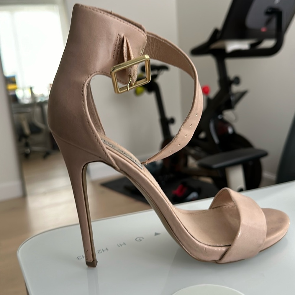 Lightly worn Steve Madden heels